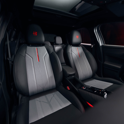 2027 Alfa Romeo Junior Luna Rossa Interior
